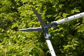 Nožnice na živý plot Gardena 967989301 TeleCut 

 obrázok produktu 2 z 4