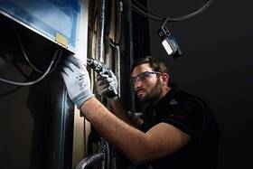 Reflektor Bosch Professional GLI 12V-330 (bez batérie) 

 obrázok produktu 5 z 5