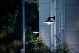 Nástenné svietidlo Philips Cormorant, 1xE27 čierne

 obrázok produktu 2 z 3