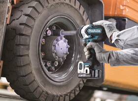 Doťahovák rázový Makita DTW1005Z (bez baterie) 

 obrázok produktu 2 z 4