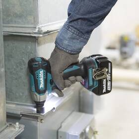 Doťahovák rázový Makita DTW180Z (bez batérie) 

 obrázok produktu 2 z 2